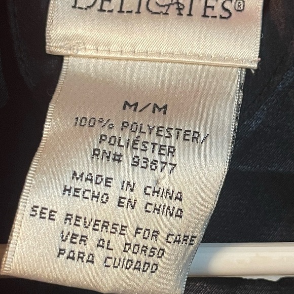 ♥️🖤Delicates roses and satin robe - Picture 4 of 4